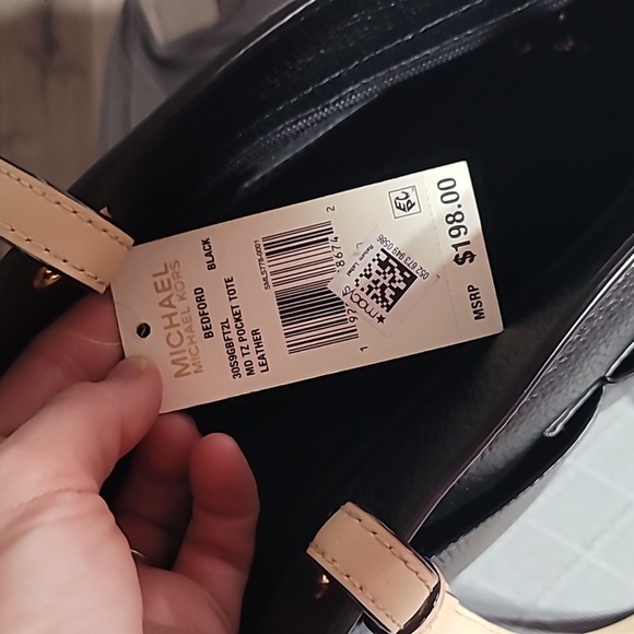 NWT Michael Kor Bedford Medium Black Peeble Tote Bag Cream Handles - Picture 8 of 13